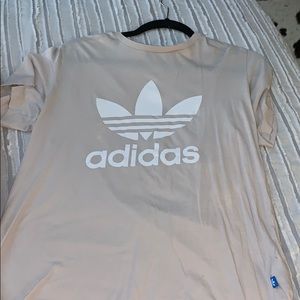 Cream addidas T-shirt